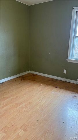 9426 Westchester Drive, St Louis, MO 63136