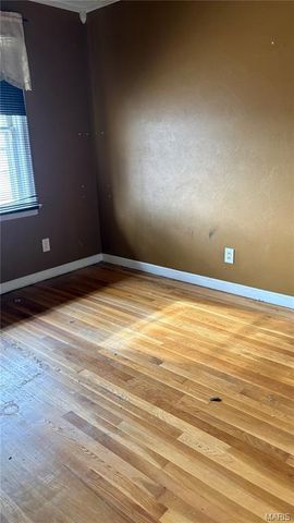 9426 Westchester Drive, St Louis, MO 63136