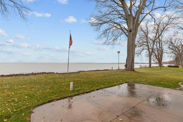 W7199 FIRELANE 2 LANE, Menasha, WI 54942