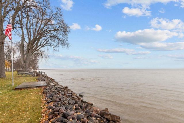 W7199 FIRELANE 2 LANE, Menasha, WI 54942