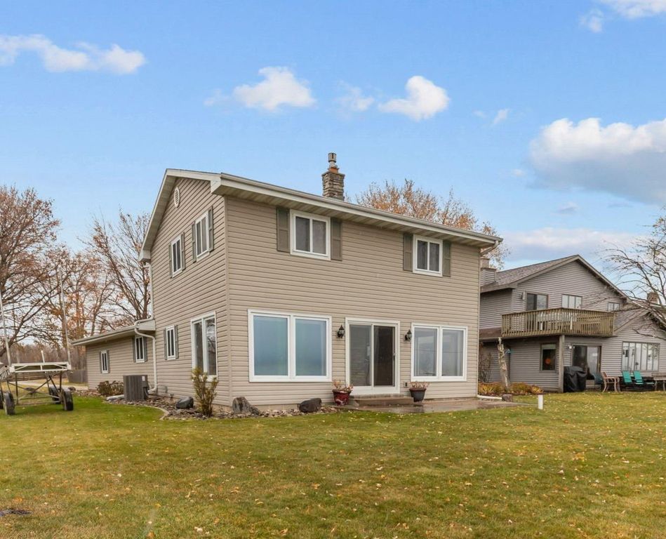 W7199 FIRELANE 2 LANE, Menasha, WI 54942