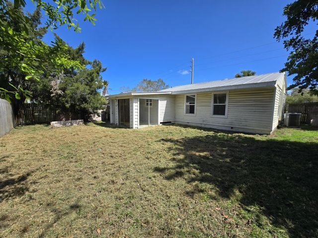 820 SW Palm City Road, Stuart, FL 34994