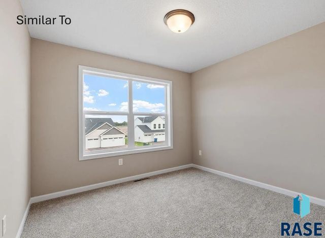 2005 N Valley View Rd Road, Sioux Falls, SD 57107