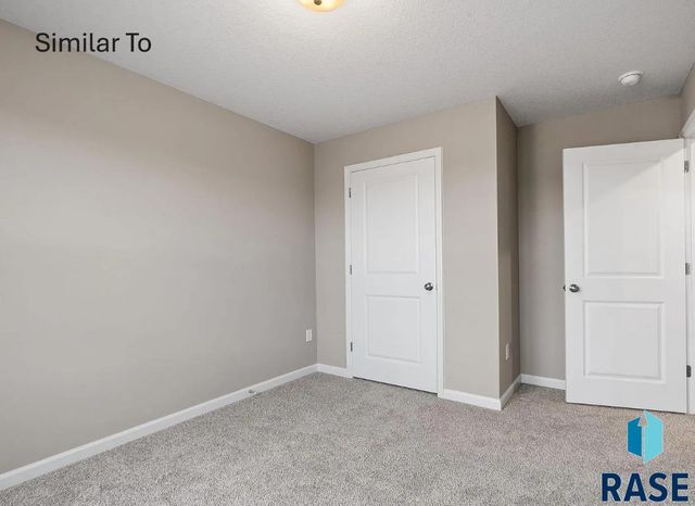 2005 N Valley View Rd Road, Sioux Falls, SD 57107