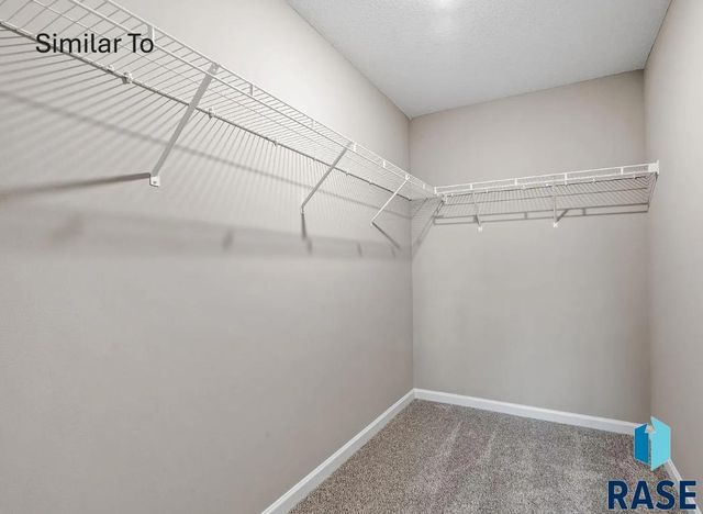 2005 N Valley View Rd Road, Sioux Falls, SD 57107