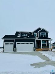 2005 N Valley View Rd Road, Sioux Falls, SD 57107