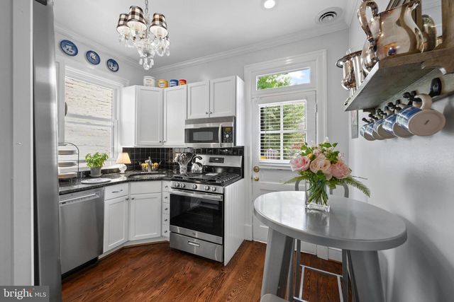 2219 HALL PL NW, Washington, DC 20007