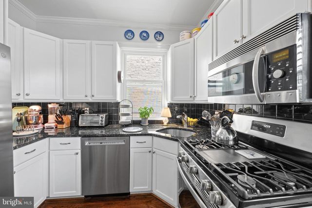 2219 HALL PL NW, Washington, DC 20007