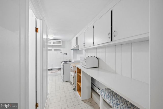2219 HALL PL NW, Washington, DC 20007