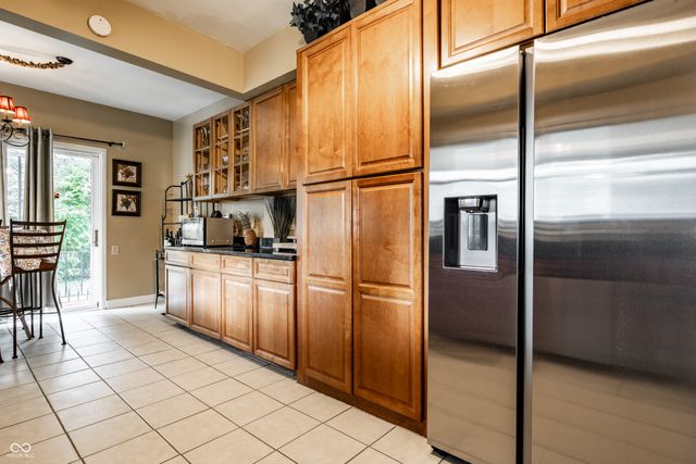 675 Woodruff Place West Drive, Indianapolis, IN 46201