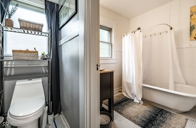 675 Woodruff Place West Drive, Indianapolis, IN 46201