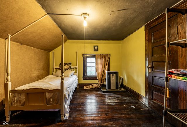 675 Woodruff Place West Drive, Indianapolis, IN 46201