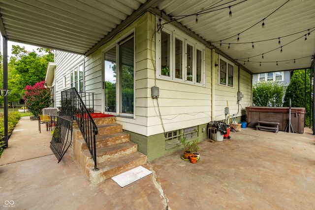 675 Woodruff Place West Drive, Indianapolis, IN 46201