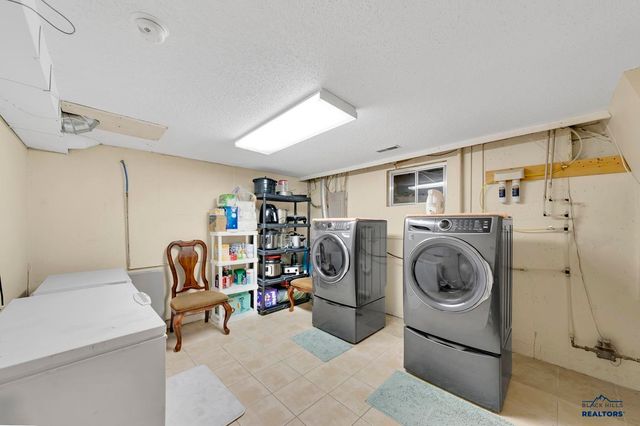 2337 JANET ST, Rapid City, SD 57702