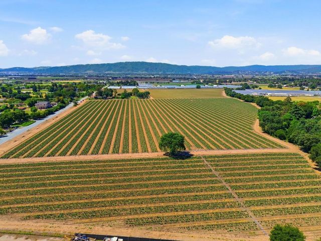Leavesley Road, Gilroy, CA 95020