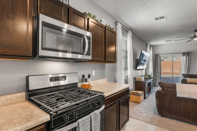 53 Tome Vista Drive, Los Lunas, NM 87031