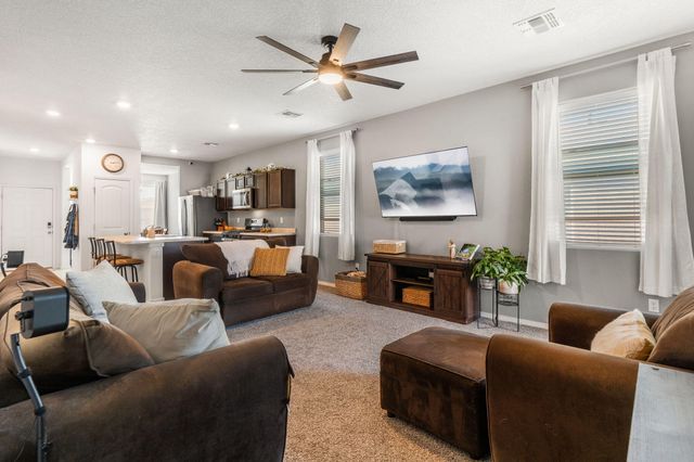 53 Tome Vista Drive, Los Lunas, NM 87031