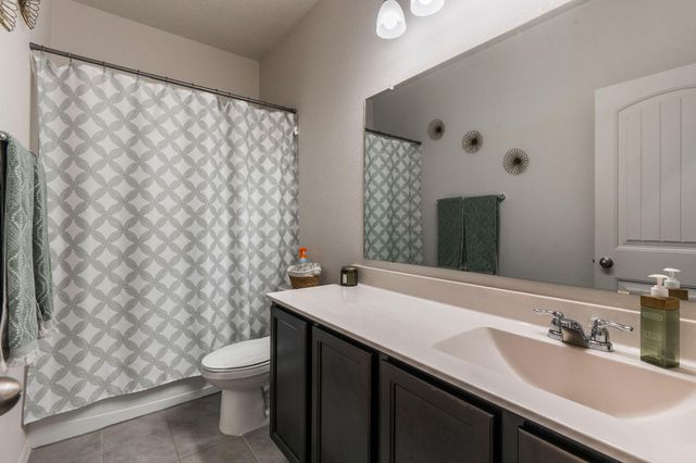 53 Tome Vista Drive, Los Lunas, NM 87031