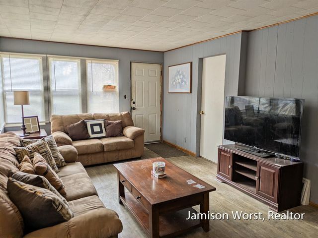 48 S Kenwood Street, Muskegon, MI 49442