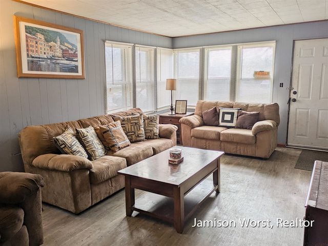 48 S Kenwood Street, Muskegon, MI 49442