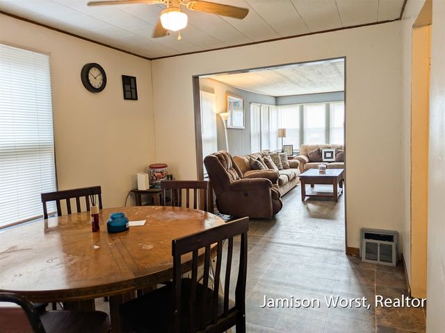 48 S Kenwood Street, Muskegon, MI 49442