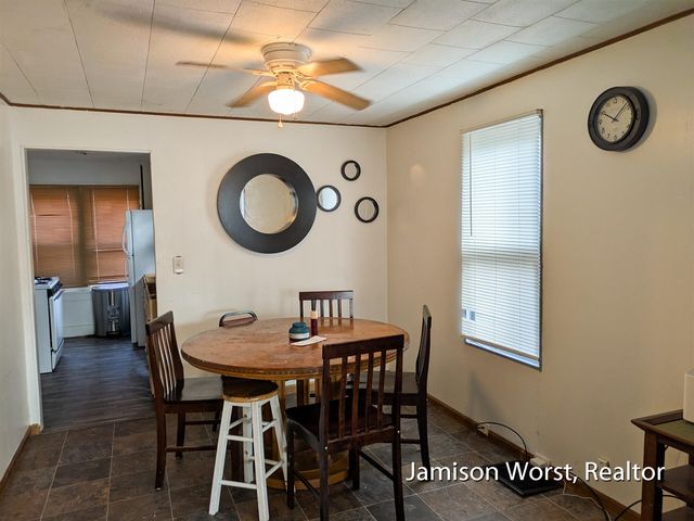 48 S Kenwood Street, Muskegon, MI 49442