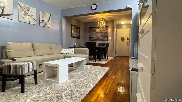 224-24 Union Tpke 4N, Oakland Gardens, NY 11364