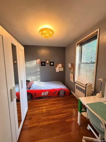 224-24 Union Tpke 4N, Oakland Gardens, NY 11364