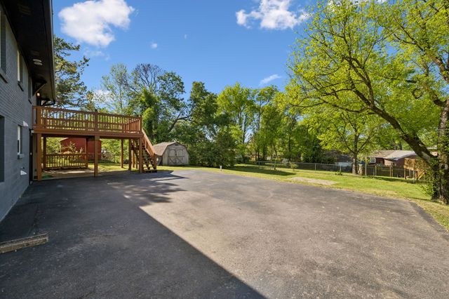 330 Alta Loma Rd, Goodlettsville, TN 37072