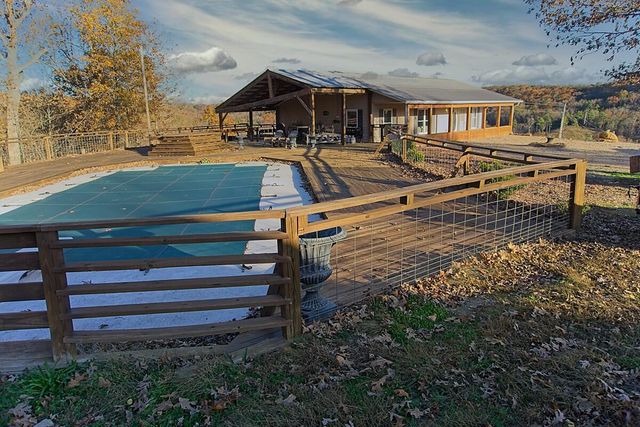 20407 Thunder Ridge Road, Eminence, MO 65466