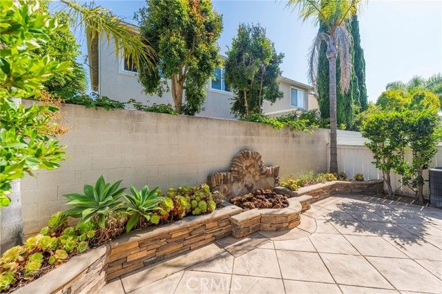 7676 Park Bay Drive, Huntington Beach, CA 92648