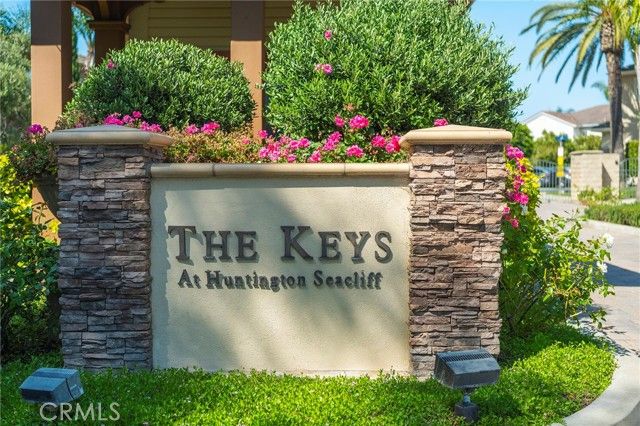 7676 Park Bay Drive, Huntington Beach, CA 92648