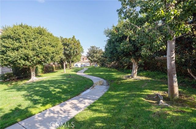 7676 Park Bay Drive, Huntington Beach, CA 92648