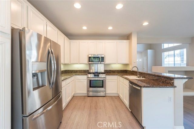 7676 Park Bay Drive, Huntington Beach, CA 92648