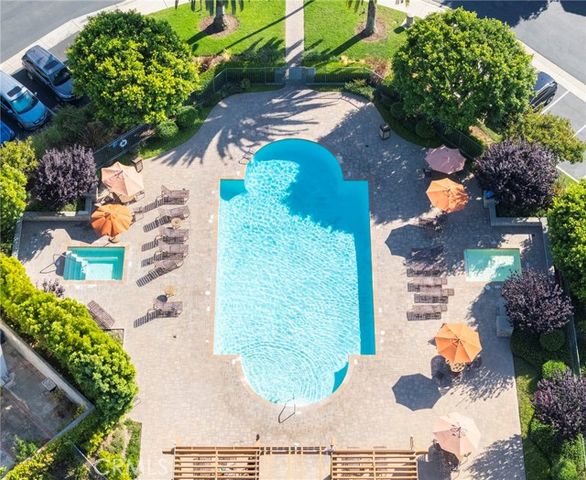 7676 Park Bay Drive, Huntington Beach, CA 92648