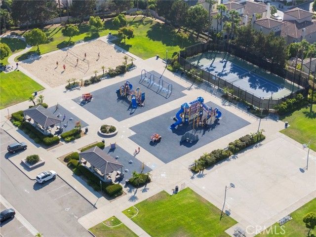 7676 Park Bay Drive, Huntington Beach, CA 92648