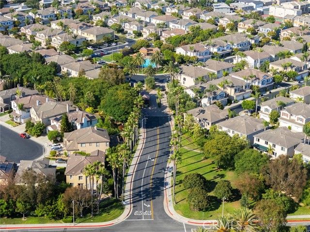 7676 Park Bay Drive, Huntington Beach, CA 92648