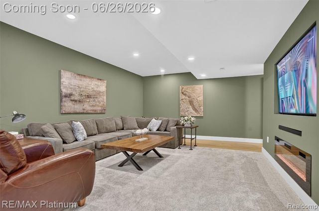 201 Mystic Meadows Court, Howell, MI 48843