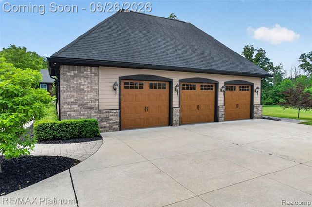 201 Mystic Meadows Court, Howell, MI 48843