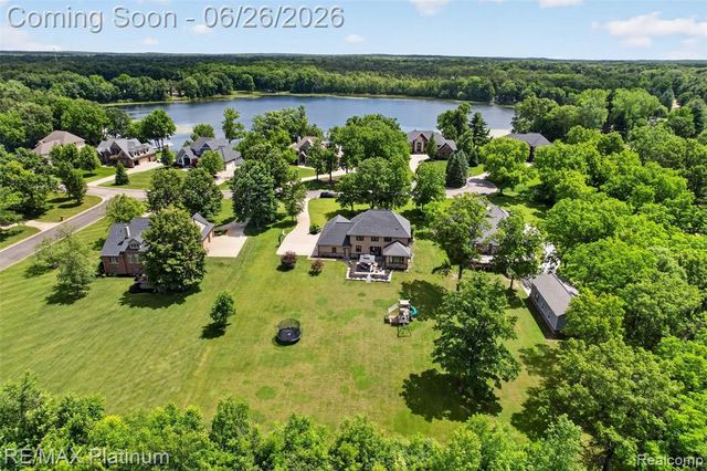 201 Mystic Meadows Court, Howell, MI 48843