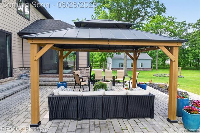 201 Mystic Meadows Court, Howell, MI 48843