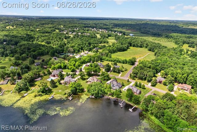 201 Mystic Meadows Court, Howell, MI 48843