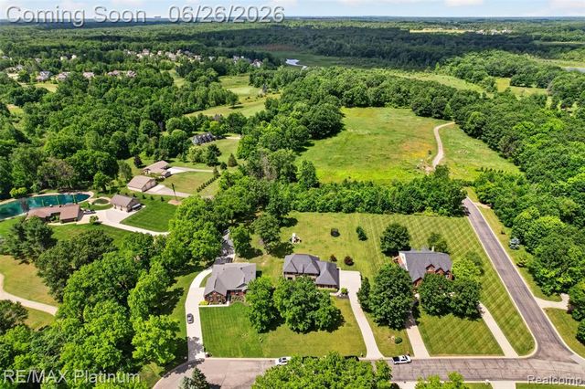 201 Mystic Meadows Court, Howell, MI 48843