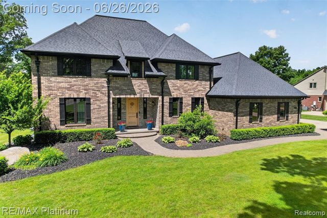 201 Mystic Meadows Court, Howell, MI 48843