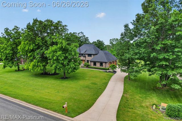 201 Mystic Meadows Court, Howell, MI 48843