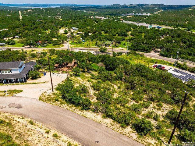607 Lexington Pass, Canyon Lake, TX 78133