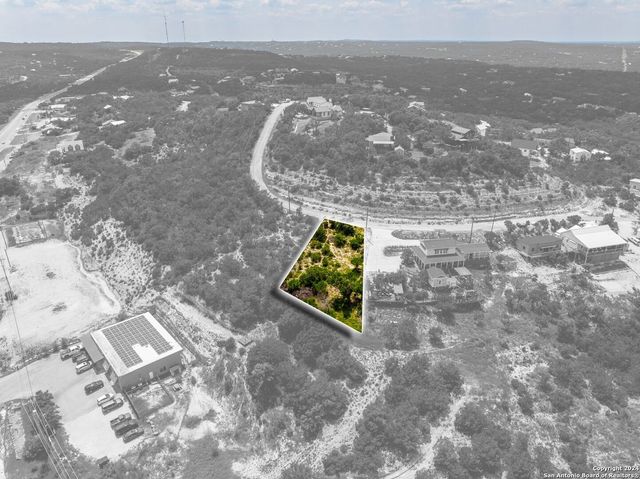 607 Lexington Pass, Canyon Lake, TX 78133