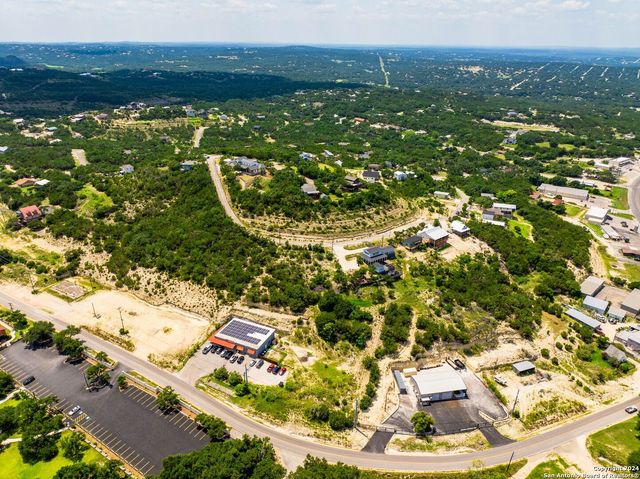 607 Lexington Pass, Canyon Lake, TX 78133