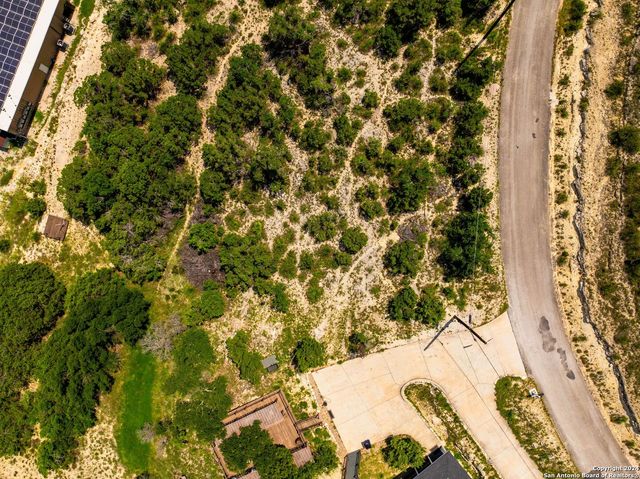 607 Lexington Pass, Canyon Lake, TX 78133