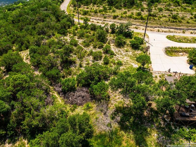 607 Lexington Pass, Canyon Lake, TX 78133